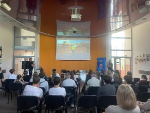 Spotkanie z uczniami w auli olkuskiej komendy