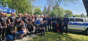 Policjanci i wolbromscy motocykliści podczas pikniku