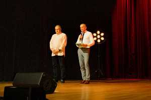 konferansjerzy na scenie