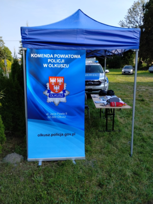 Stoisko profilaktyczne KPP Olkusz w Wierzchowisku.