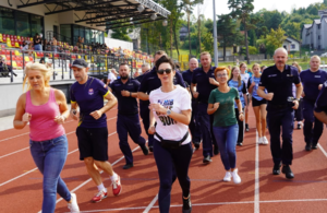 Bieg policjantów i pracowników cywilnych na cel charytatywny.
