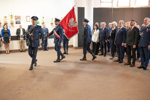 Wprowadzenie sztandaru jednostki.