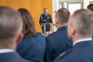 Komendant Wojewódzki insp. Arktur Bednarek podczas przemówienia.