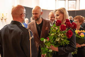 Składanie gratulacji Komendantowi.