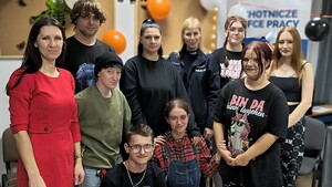 Uczestnicy spotkania z policjantką.