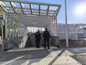 Funkcjonariusze podczas patrolu.