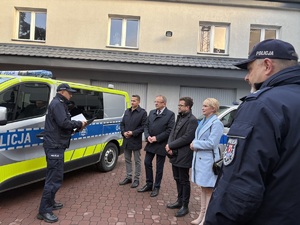 Przekazanie nowego radiowozu w KP Wolbrom.
