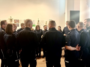 Funkcjonariusze podczas spotkania.