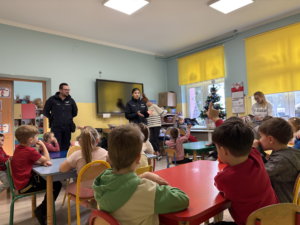 Dzieci podczas prelekcji.