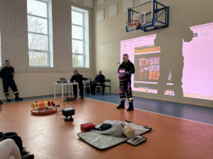 Funkcjonariusze podczas prelekcji.