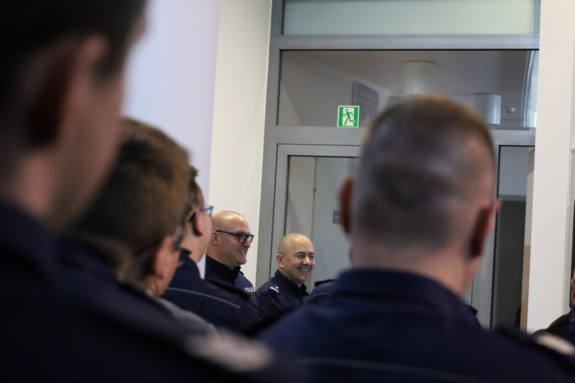 Policjanci podczas odprawy rocznej.