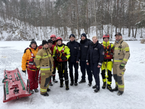 Funkcjonariusze po zakończonych ćwiczeniach.