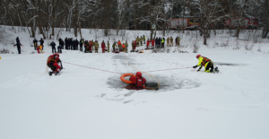 Funkcjonariusze podczas ćwiczeń.