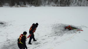 Funkcjonariusze podczas ćwiczeń.