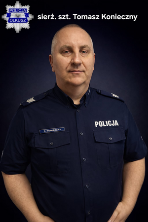 Dzielnicowy z KP w Wolbromiu sierż. szt. Tomasz Konieczny.