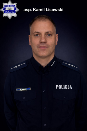 Dzielnicowy z KPP w Olkuszu asp. Kamil Lisowski.