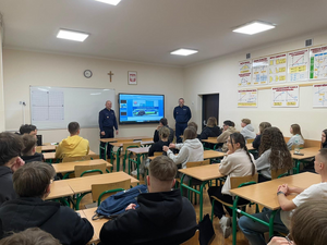 Policjanci podczas prelekcji