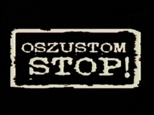 Na czarnym tle białe drukowane napisy STOP OSZUSTOM. Plakat do kampanii edkukacyjno-informacyjnej.