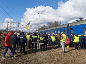 Przywitanie Uchodzców z Ukrainy na peronie tuż po przyjezdzie