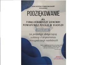 Podziękowanie dla funkcjonariuszy Komendy Powiatowej Policji w Olkusza prelekcje dotyczącą ustawy o wspieraniu i resocjalizacji nieletnich z  Domu Dziecka Pomocna Dłoń w Olkuszu