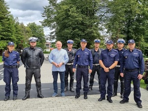 grupowe zdjęcie policjantów